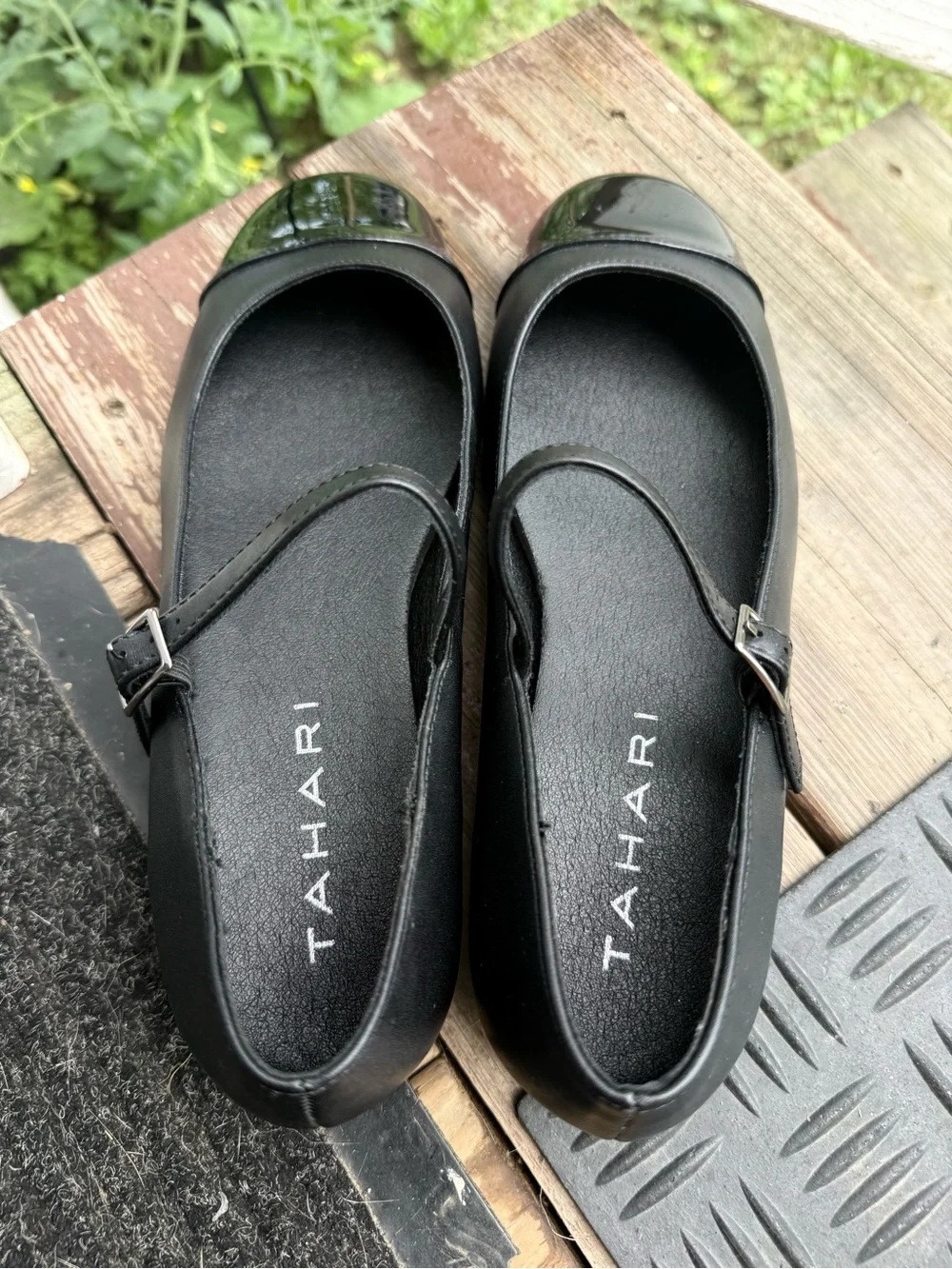 N/A sleek black